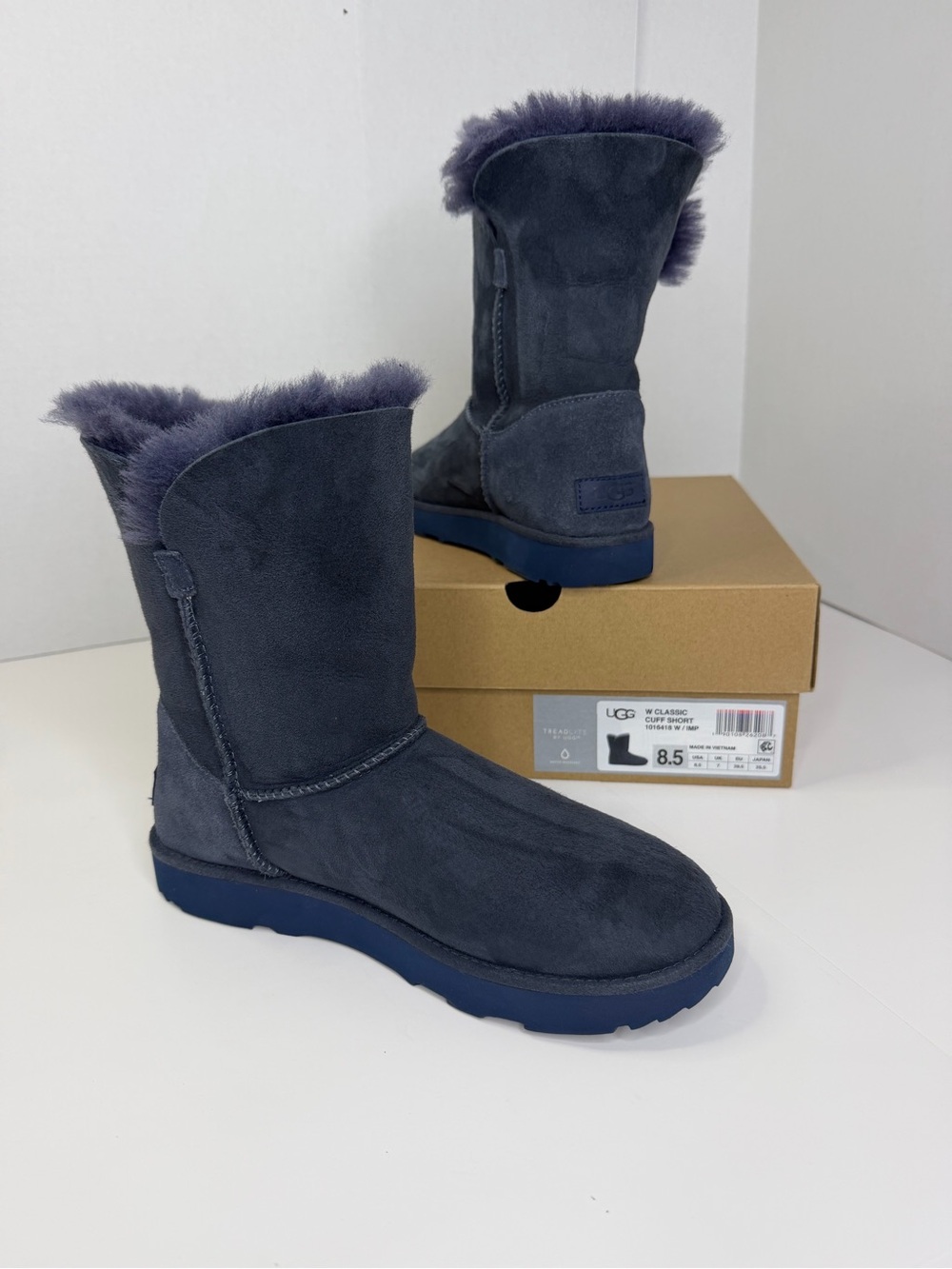 UGG Classic Cuff Short Suede Boot